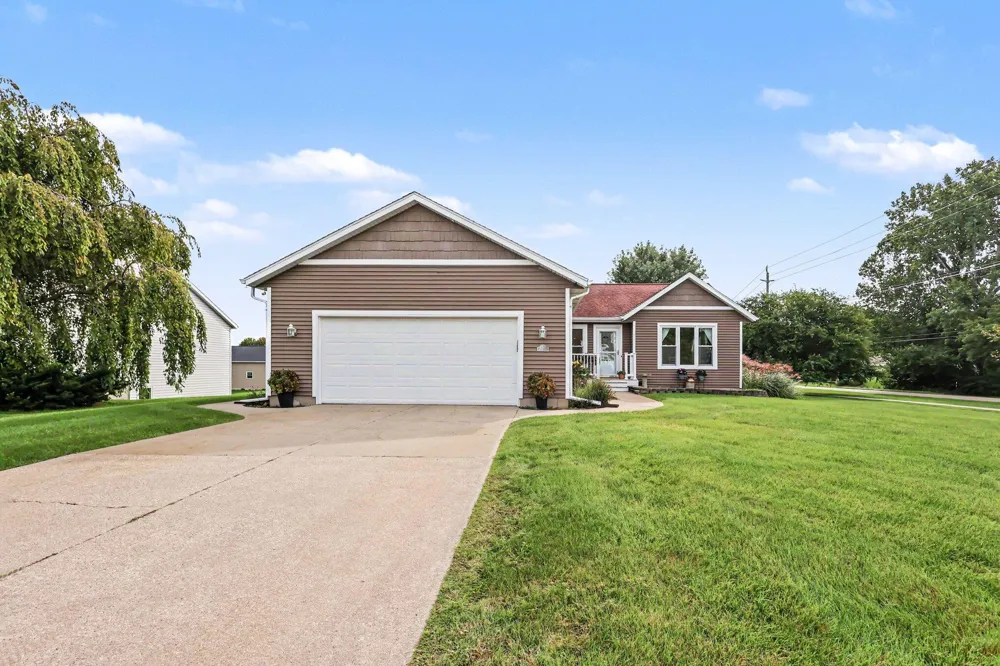 1618 Claystone Court Zeeland Charter Township, MI 49464