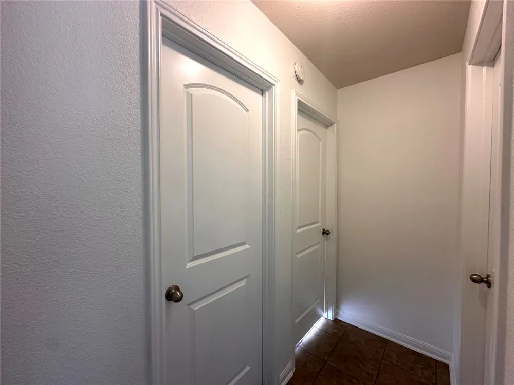 1020 Nevarez Kyle, TX 78640