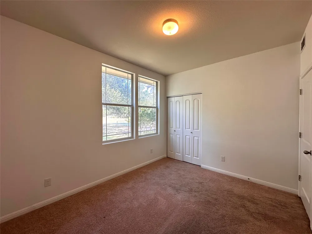1020 Nevarez Kyle, TX 78640