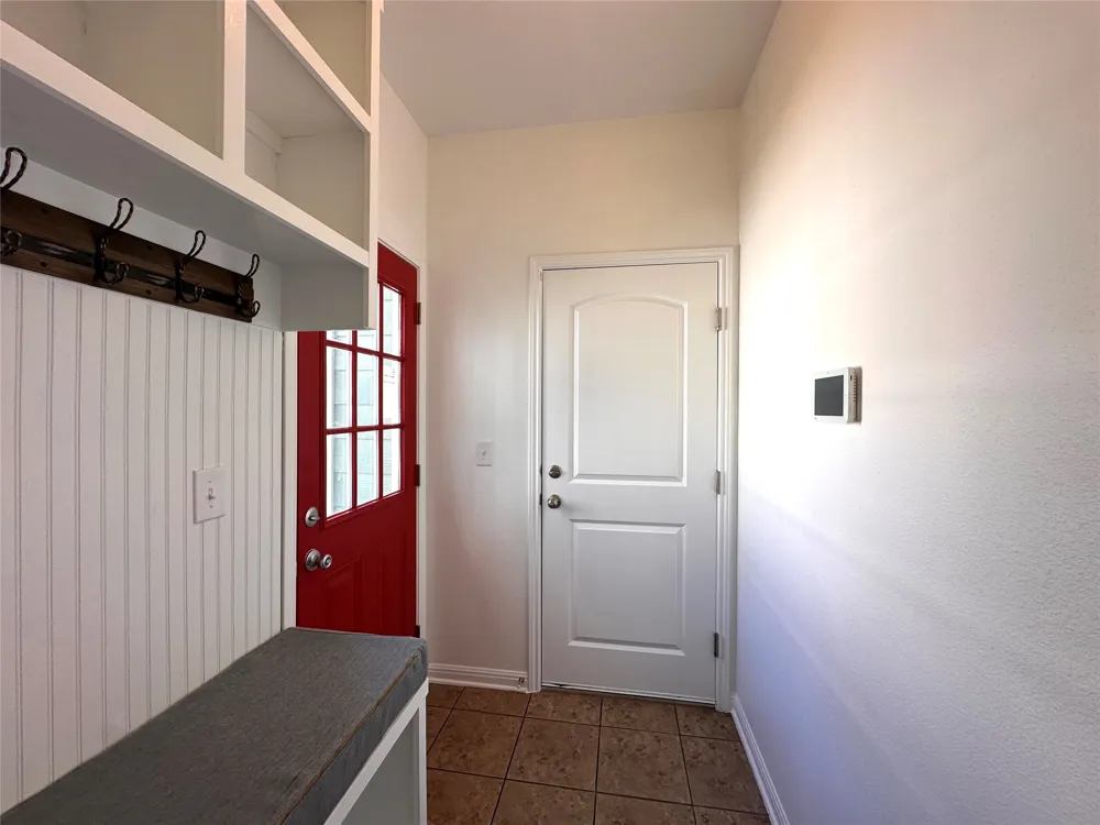 1020 Nevarez Kyle, TX 78640