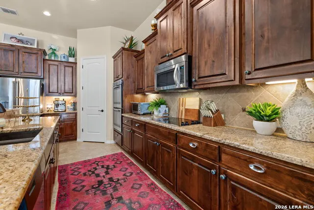 638 CAMBRIDGE DR New Braunfels, TX 78132