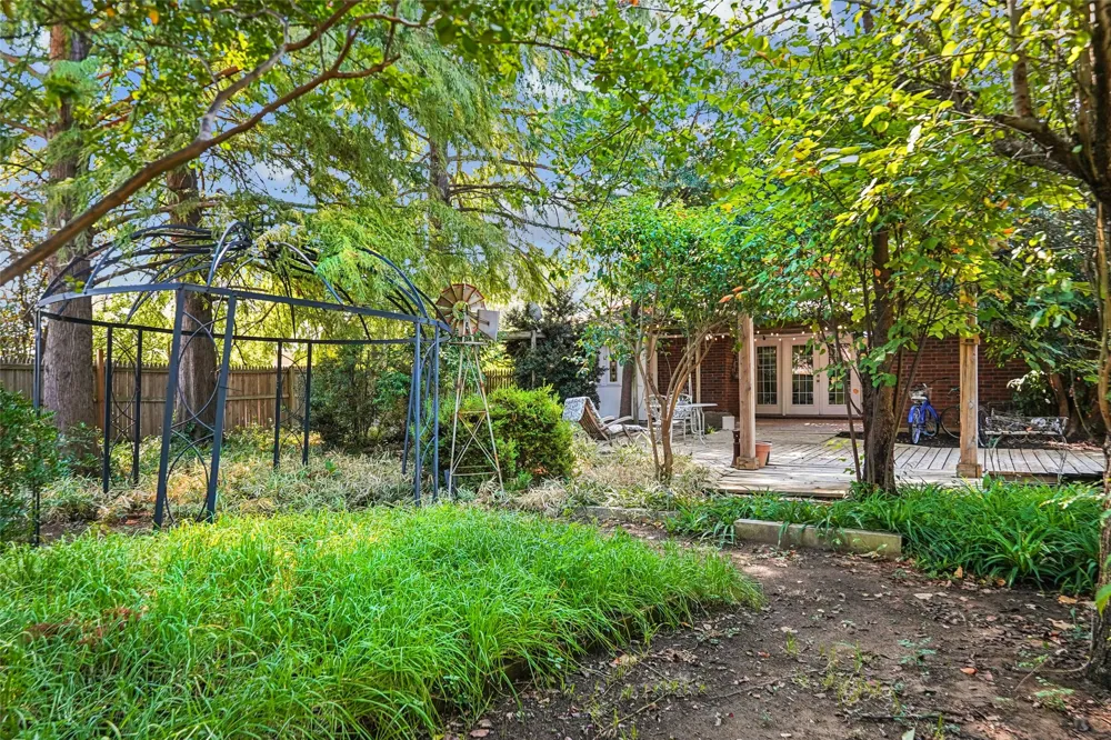 229 Turpin Drive Highland Village, TX 75077