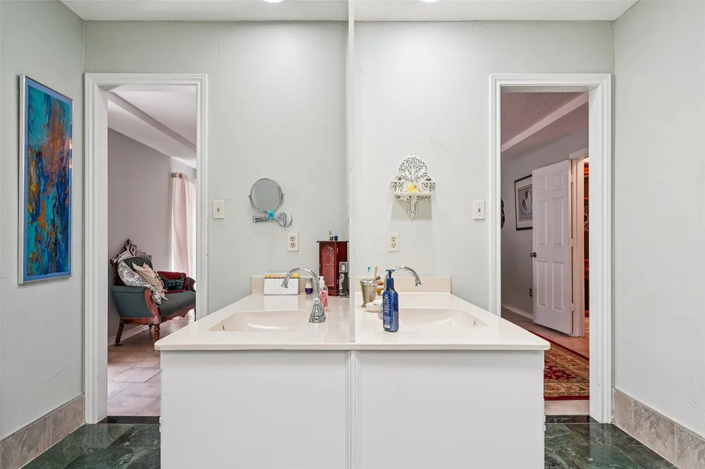 229 Turpin Drive Highland Village, TX 75077