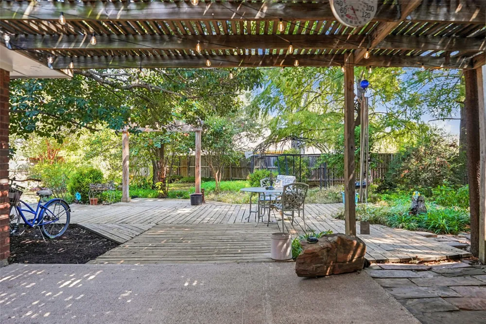 229 Turpin Drive Highland Village, TX 75077