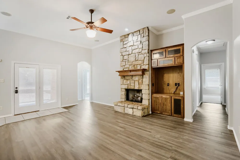 1104 Irwin Drive Hurst, TX 76053