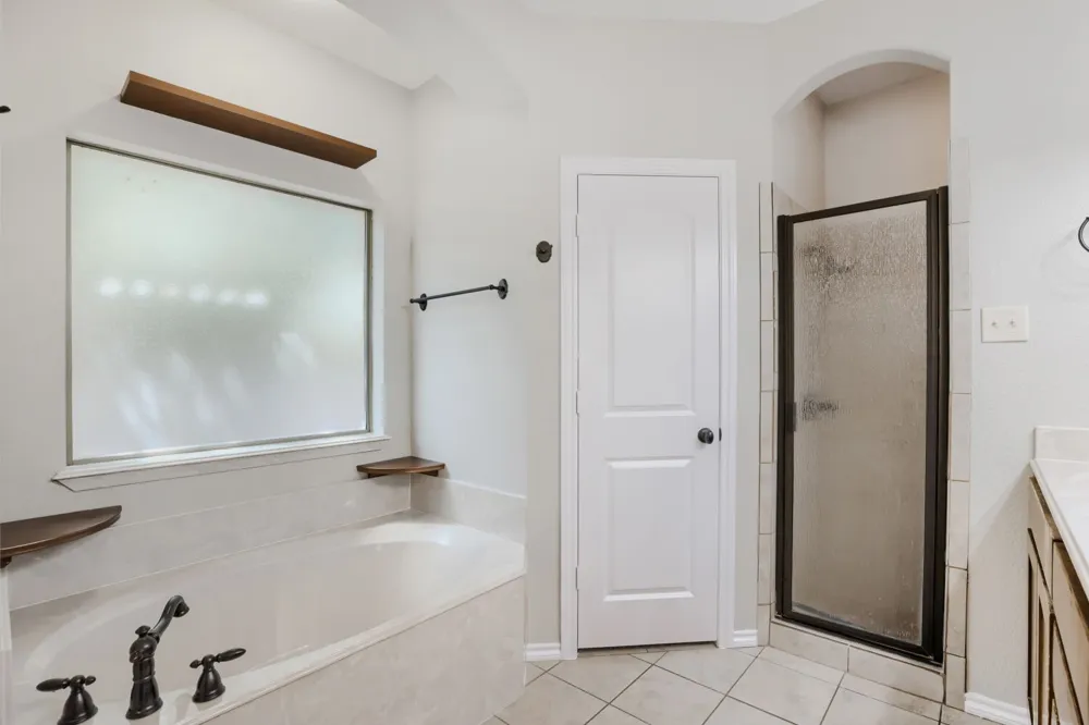 1104 Irwin Drive Hurst, TX 76053