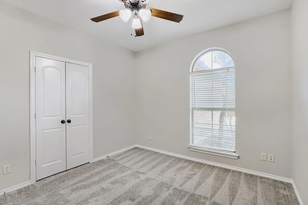 1104 Irwin Drive Hurst, TX 76053