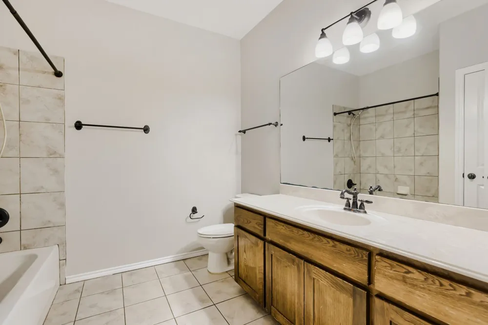 1104 Irwin Drive Hurst, TX 76053