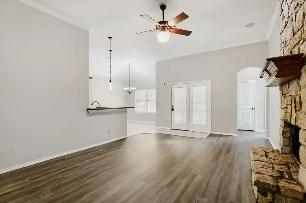 1104 Irwin Drive Hurst, TX 76053