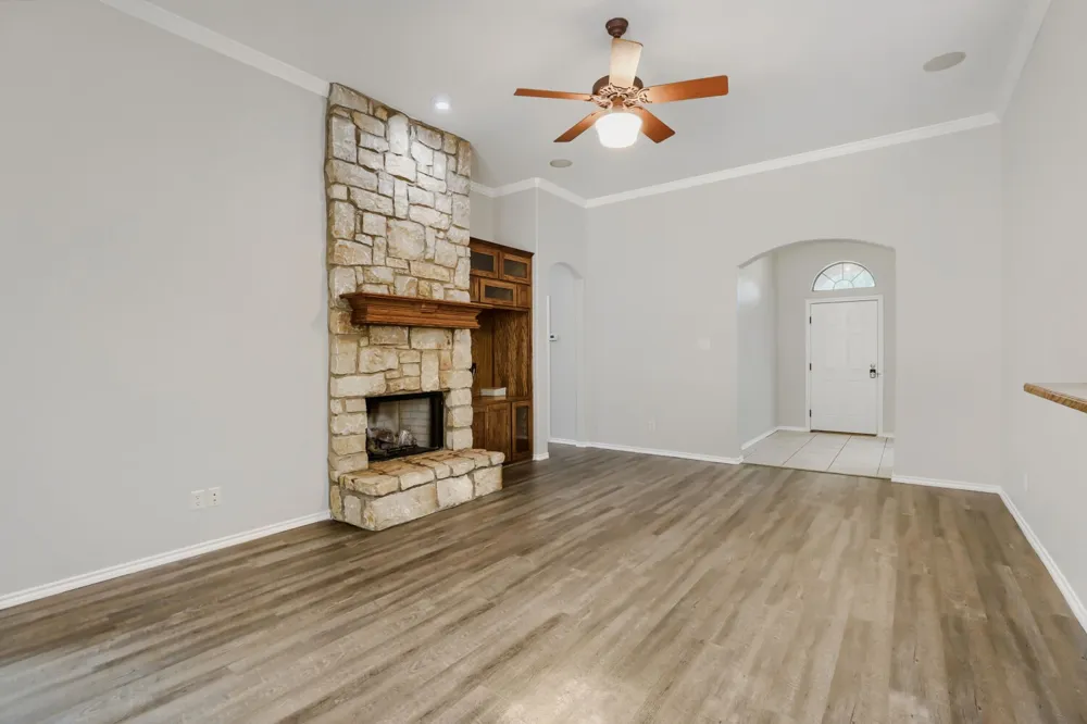1104 Irwin Drive Hurst, TX 76053