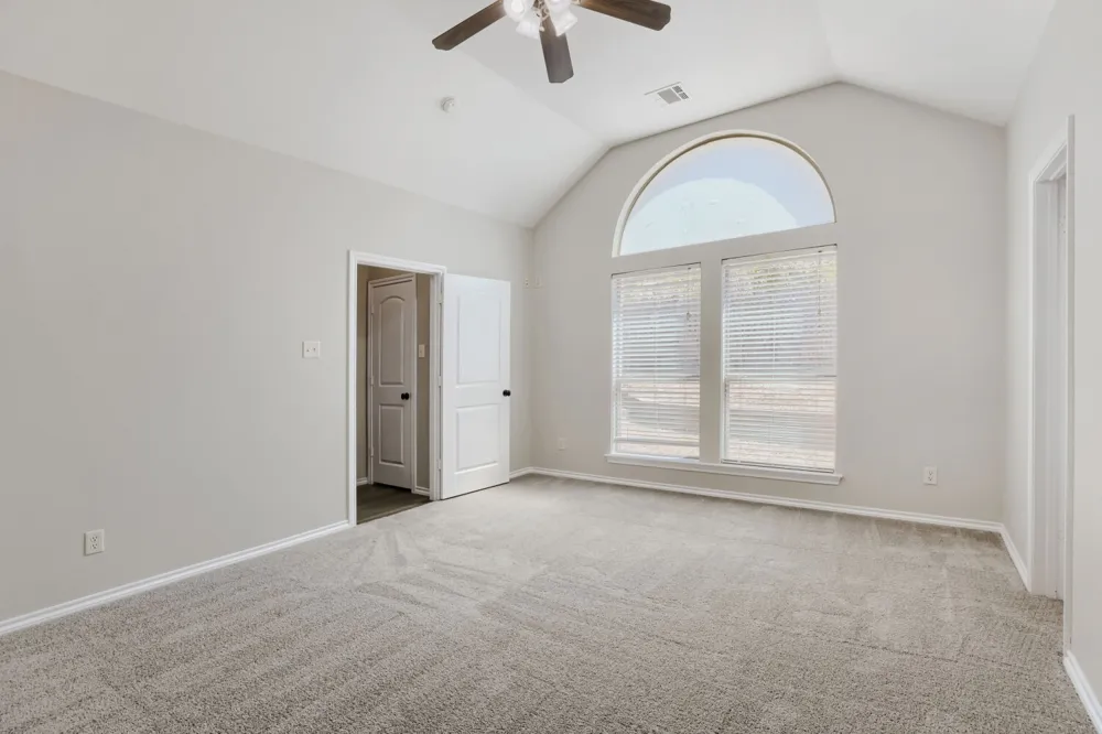 1104 Irwin Drive Hurst, TX 76053