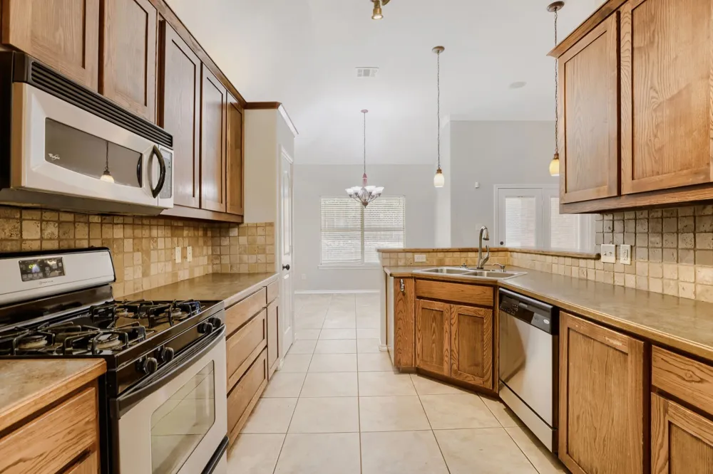 1104 Irwin Drive Hurst, TX 76053