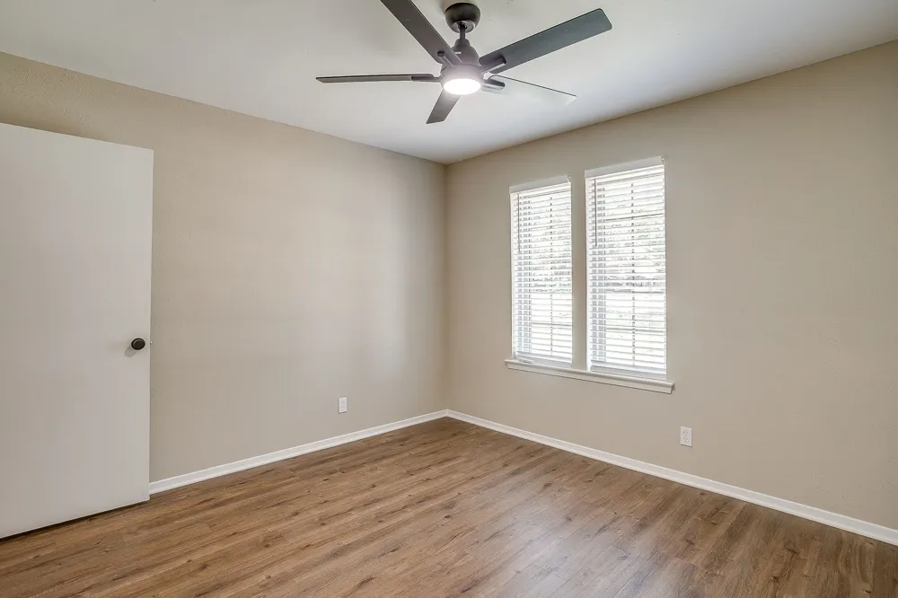 105 Lakeway Drive Benbrook, TX 76126