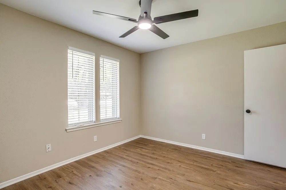 105 Lakeway Drive Benbrook, TX 76126