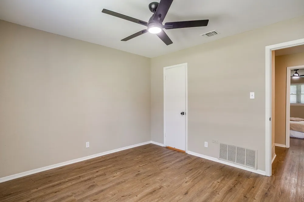 105 Lakeway Drive Benbrook, TX 76126