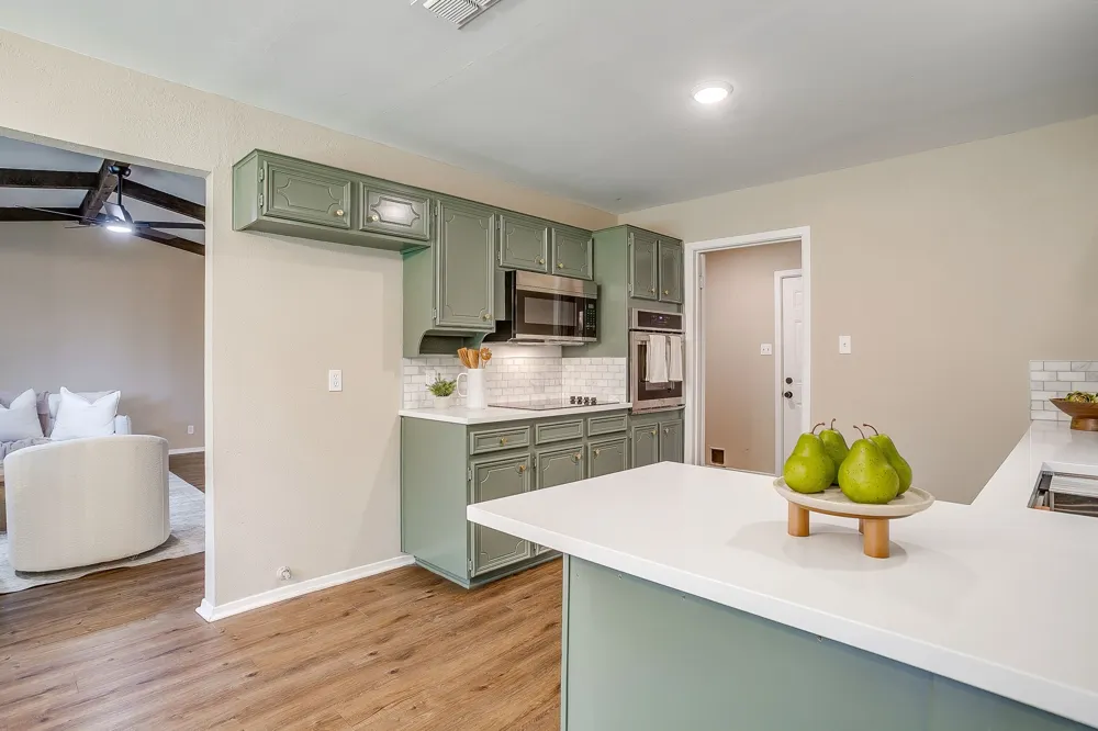 105 Lakeway Drive Benbrook, TX 76126