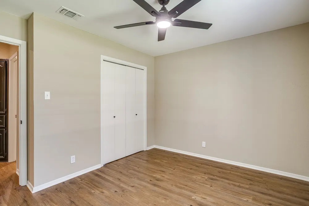105 Lakeway Drive Benbrook, TX 76126