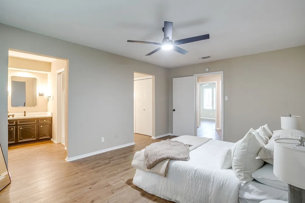 105 Lakeway Drive Benbrook, TX 76126