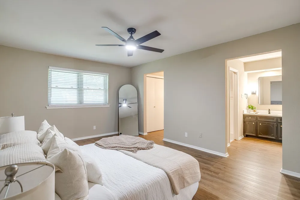 105 Lakeway Drive Benbrook, TX 76126