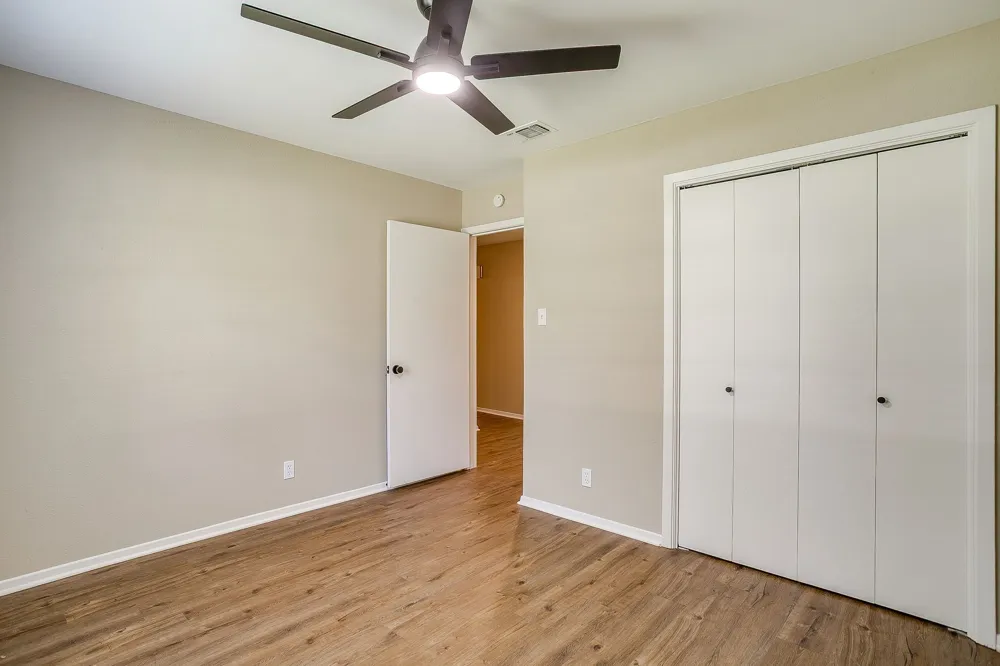 105 Lakeway Drive Benbrook, TX 76126