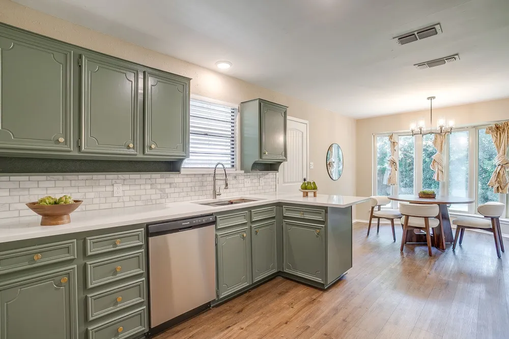 105 Lakeway Drive Benbrook, TX 76126