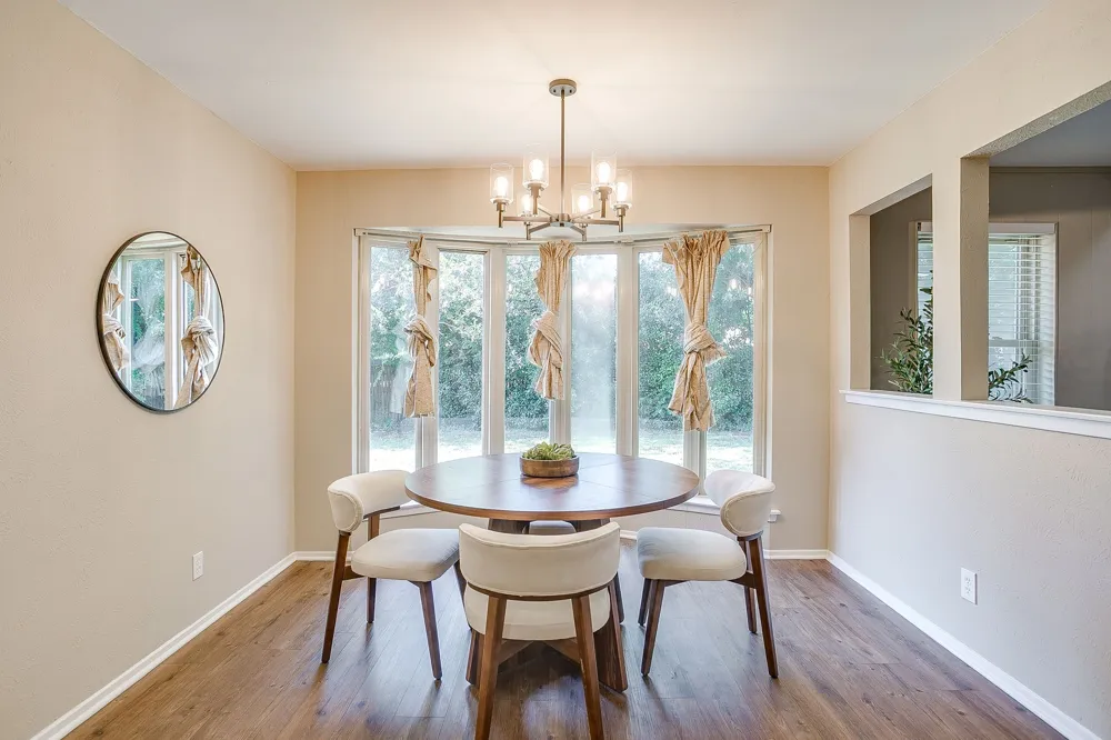 105 Lakeway Drive Benbrook, TX 76126