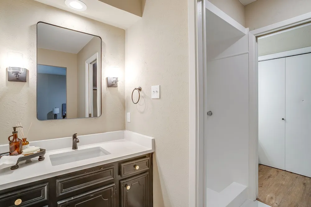 105 Lakeway Drive Benbrook, TX 76126