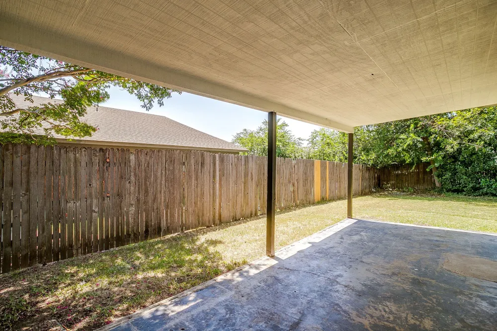 105 Lakeway Drive Benbrook, TX 76126