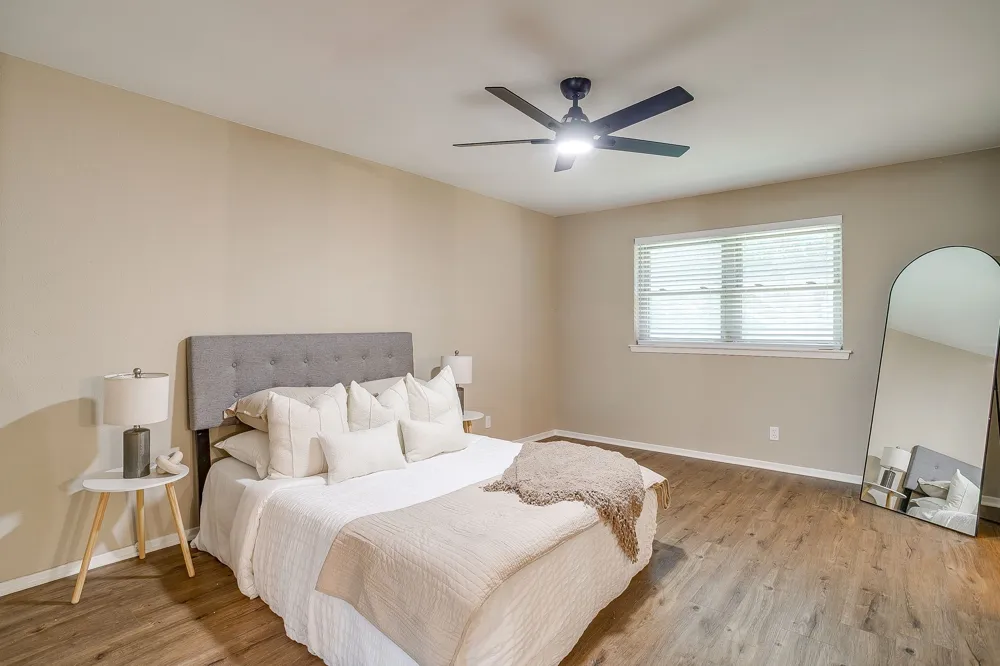 105 Lakeway Drive Benbrook, TX 76126