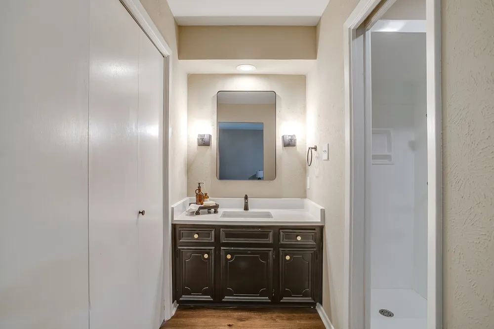 105 Lakeway Drive Benbrook, TX 76126