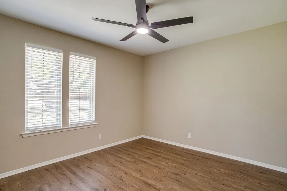 105 Lakeway Drive Benbrook, TX 76126