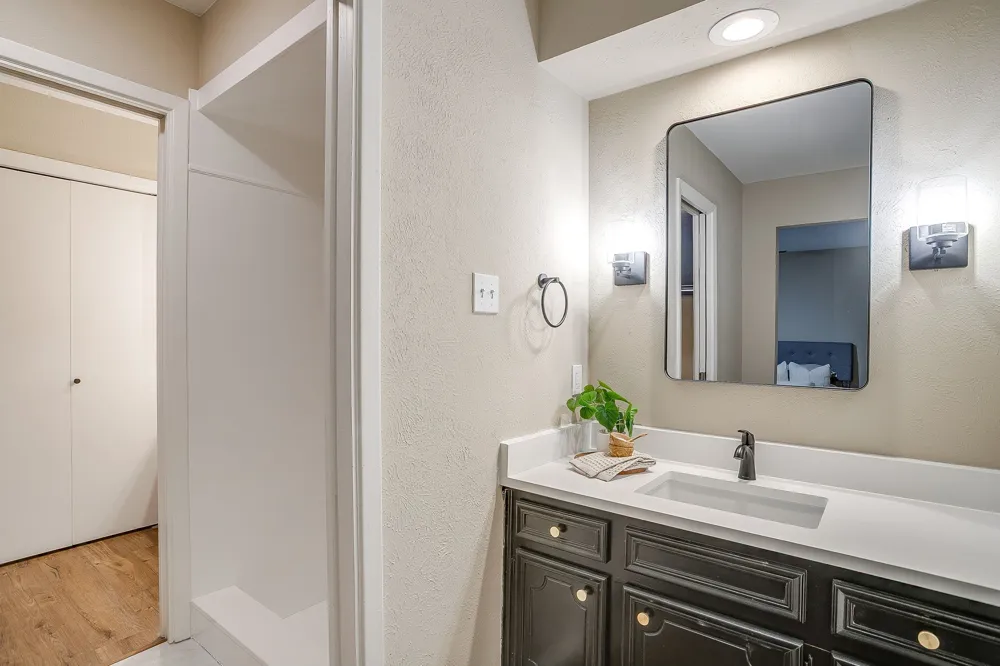 105 Lakeway Drive Benbrook, TX 76126