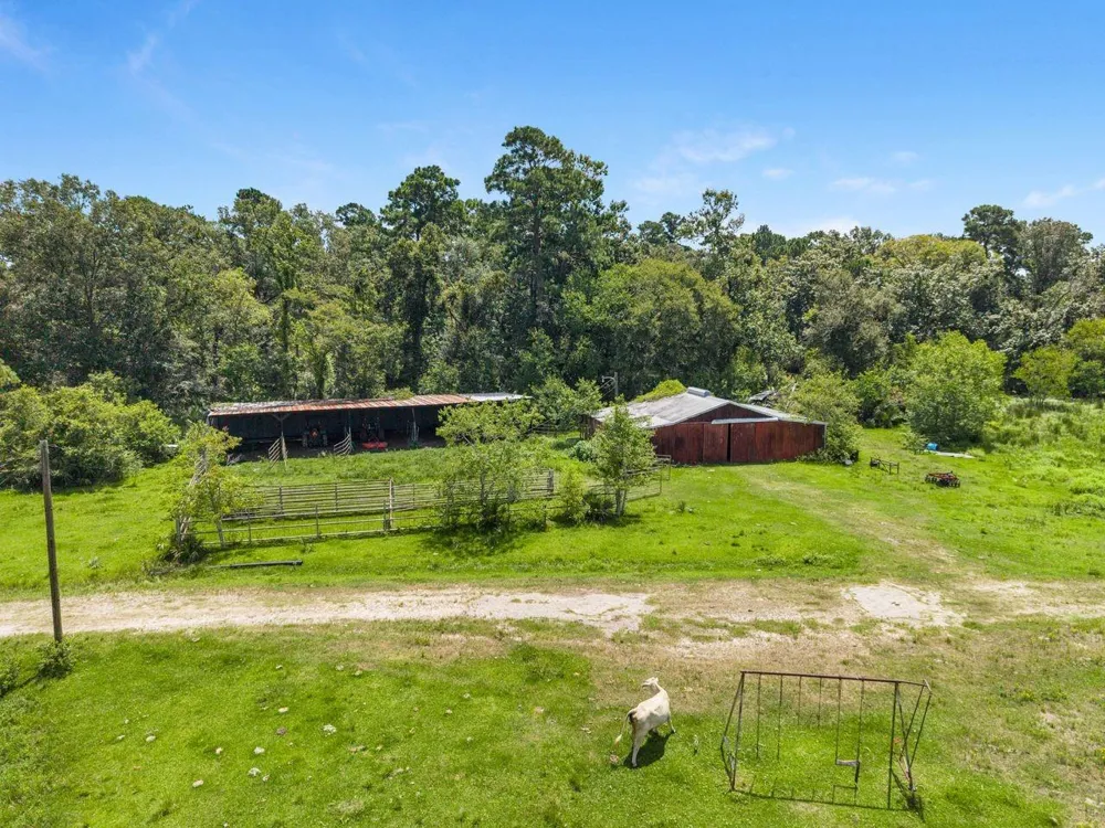 9810 Highway 90 Crosby, TX 77532