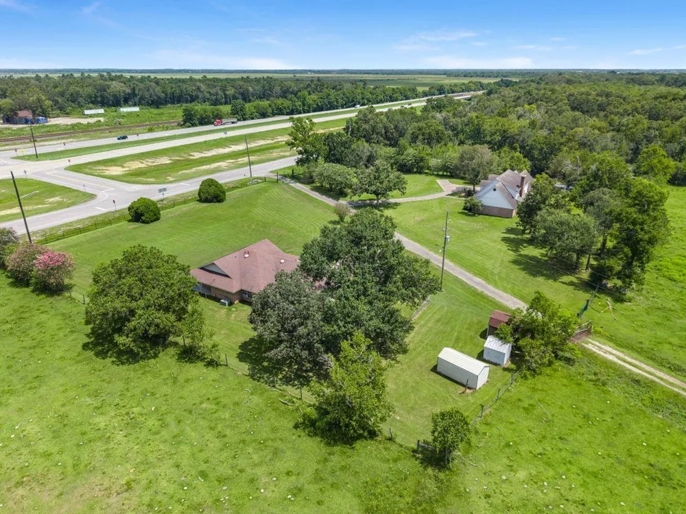 9810 Highway 90 Crosby, TX 77532