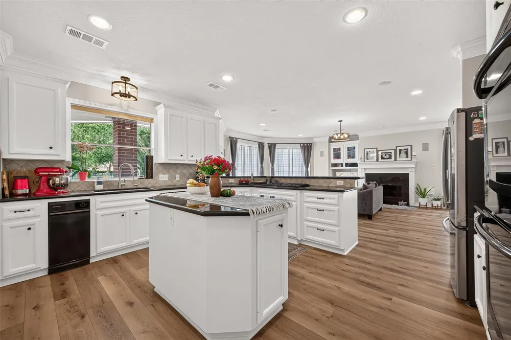3019 S Saddlebrook Lane Katy, TX 77494
