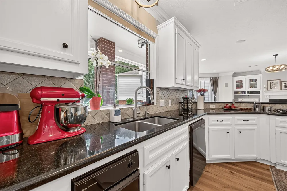 3019 S Saddlebrook Lane Katy, TX 77494