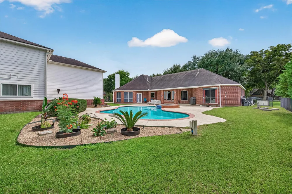 3019 S Saddlebrook Lane Katy, TX 77494