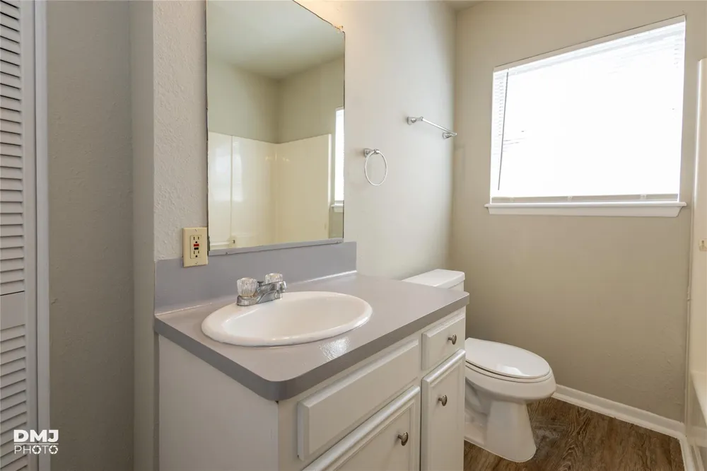 3140 Boyd Avenue Groves, TX 77619