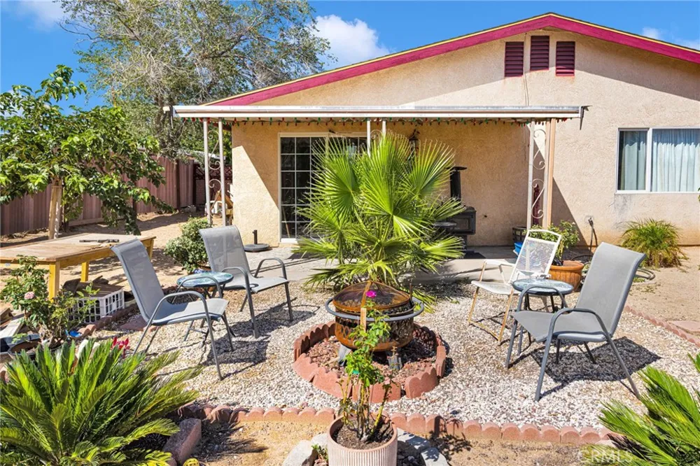 16165 Pine Hesperia, CA 92345