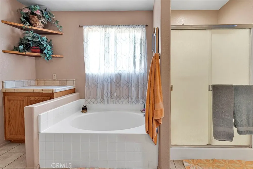 16165 Pine Hesperia, CA 92345