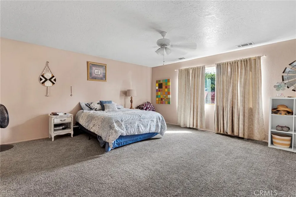 16165 Pine Hesperia, CA 92345