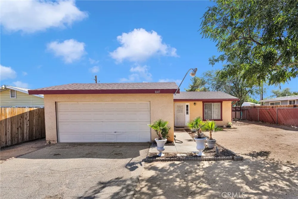 16165 Pine Hesperia, CA 92345