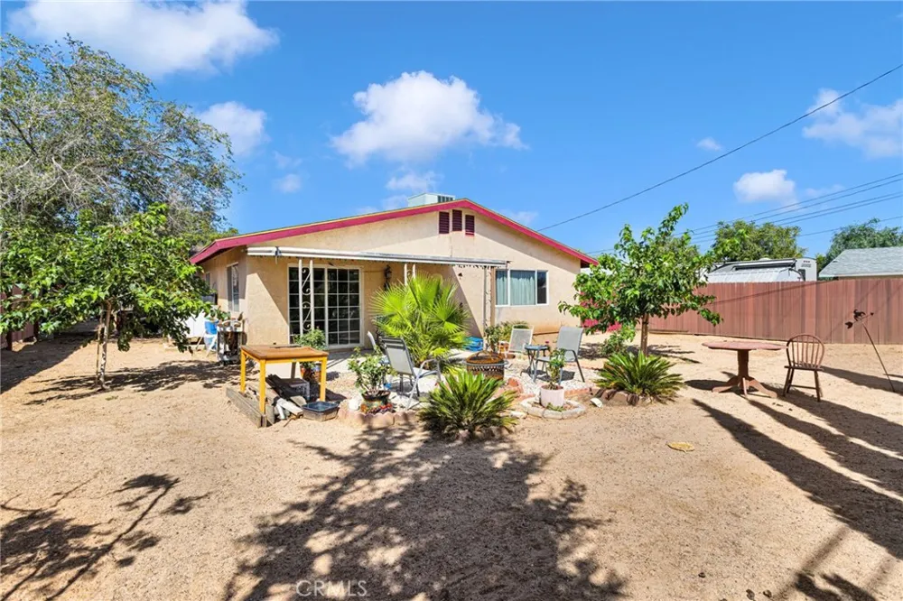 16165 Pine Hesperia, CA 92345