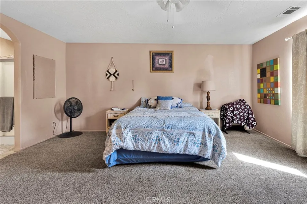 16165 Pine Hesperia, CA 92345