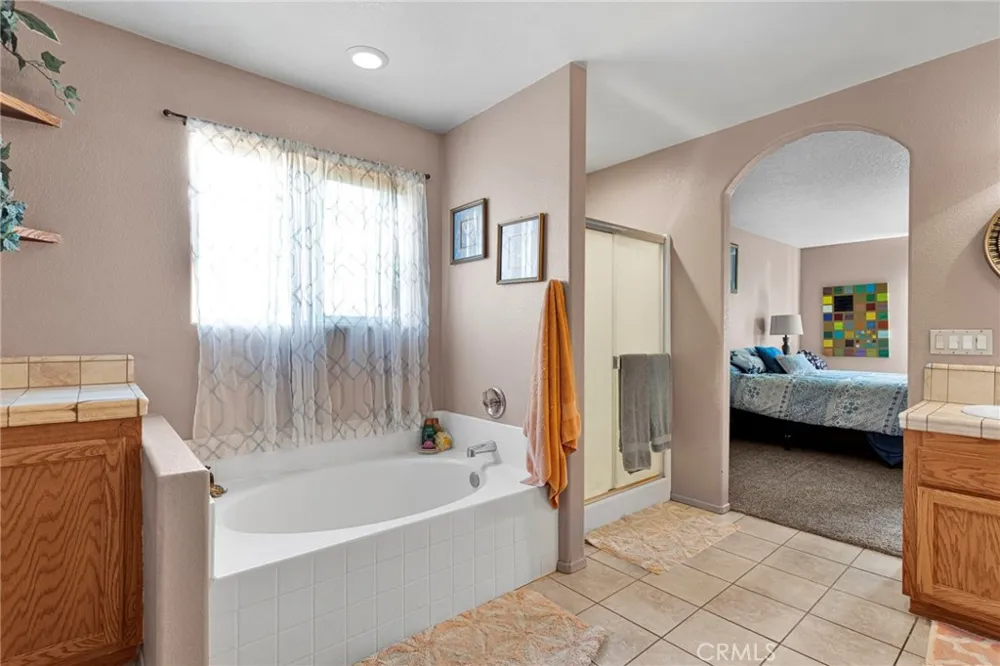16165 Pine Hesperia, CA 92345