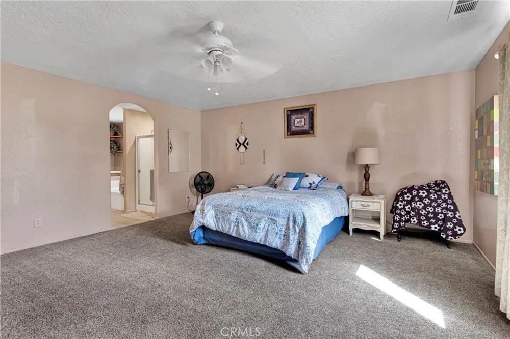 16165 Pine Hesperia, CA 92345