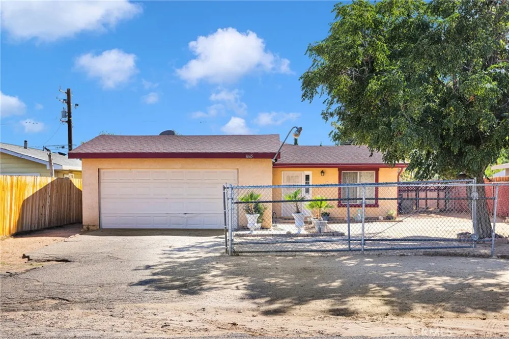 16165 Pine Hesperia, CA 92345