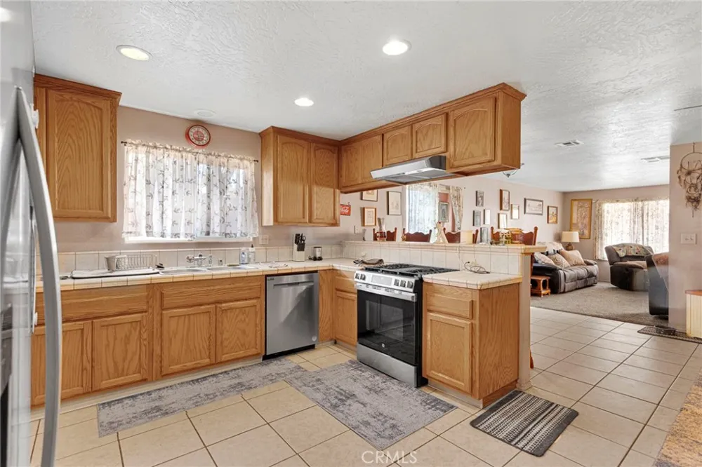 16165 Pine Hesperia, CA 92345