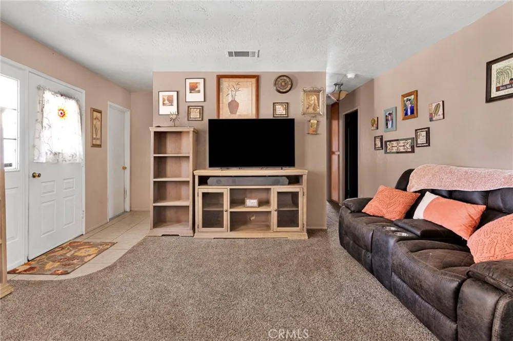16165 Pine Hesperia, CA 92345