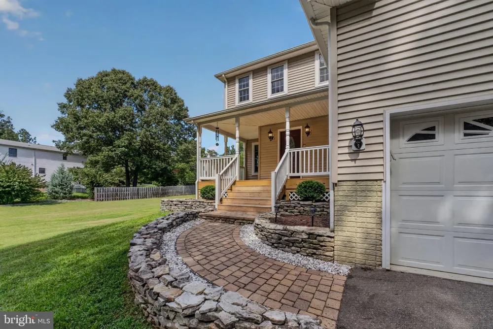 8115 OAK WOOD DRIVE King George, VA 22485